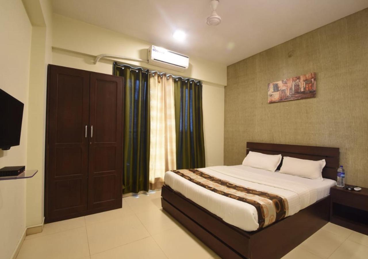 Hotel Iris Suites, Navi Mumbai Zewnętrze zdjęcie