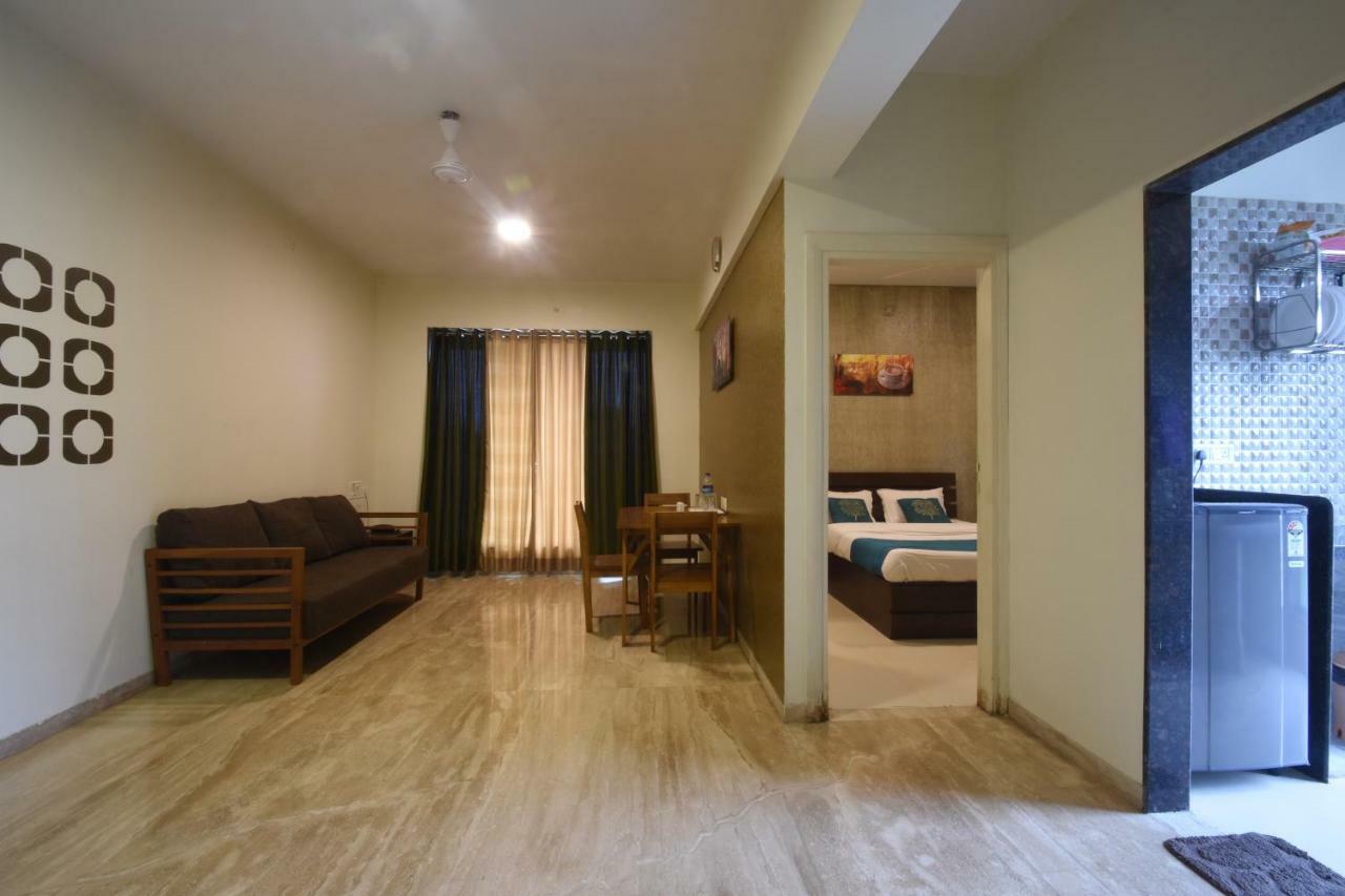 Hotel Iris Suites, Navi Mumbai Zewnętrze zdjęcie